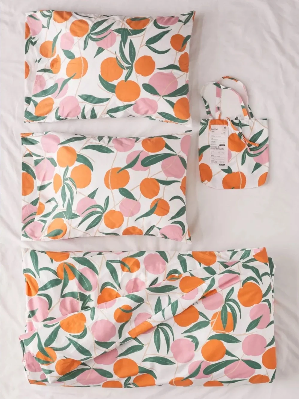 NWT Urban Outfitters Peaches Duvet Set King